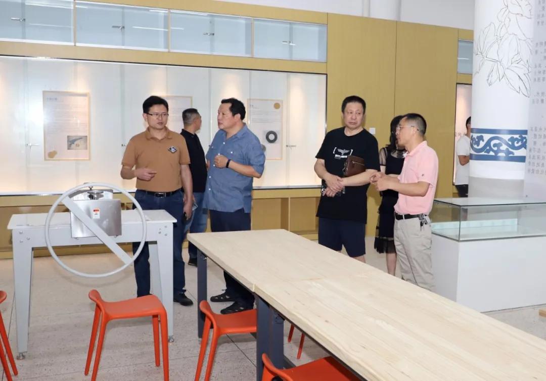 清华大学美术学院教授视频,清华大学美术学院陶瓷系教授