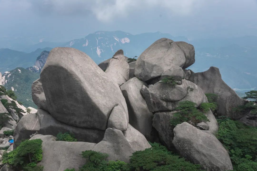 五岳中的南岳位于哪个省,九华山和天柱山哪座更值得游一游