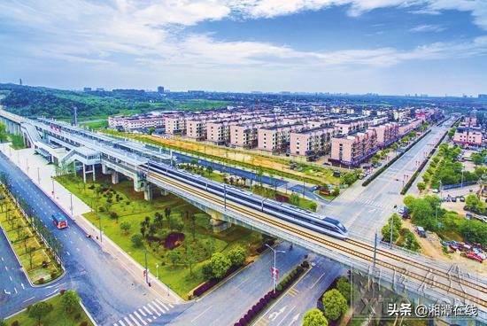 湘潭乘客注意！本月起，旅客不系安全带，客车不出站