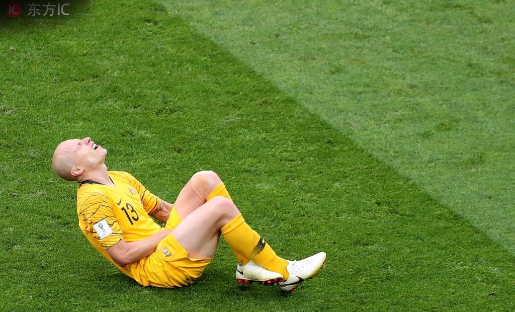 “蛋蛋的忧伤”——在球场上被踢中要害怎么办？