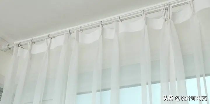 瞧瞧,这才叫窗帘,你家那只是挂了块布