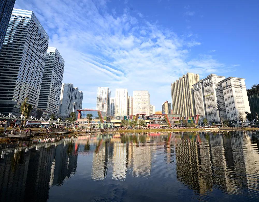 贵阳白宫在哪个位置看最好,贵阳白宫在哪个地段