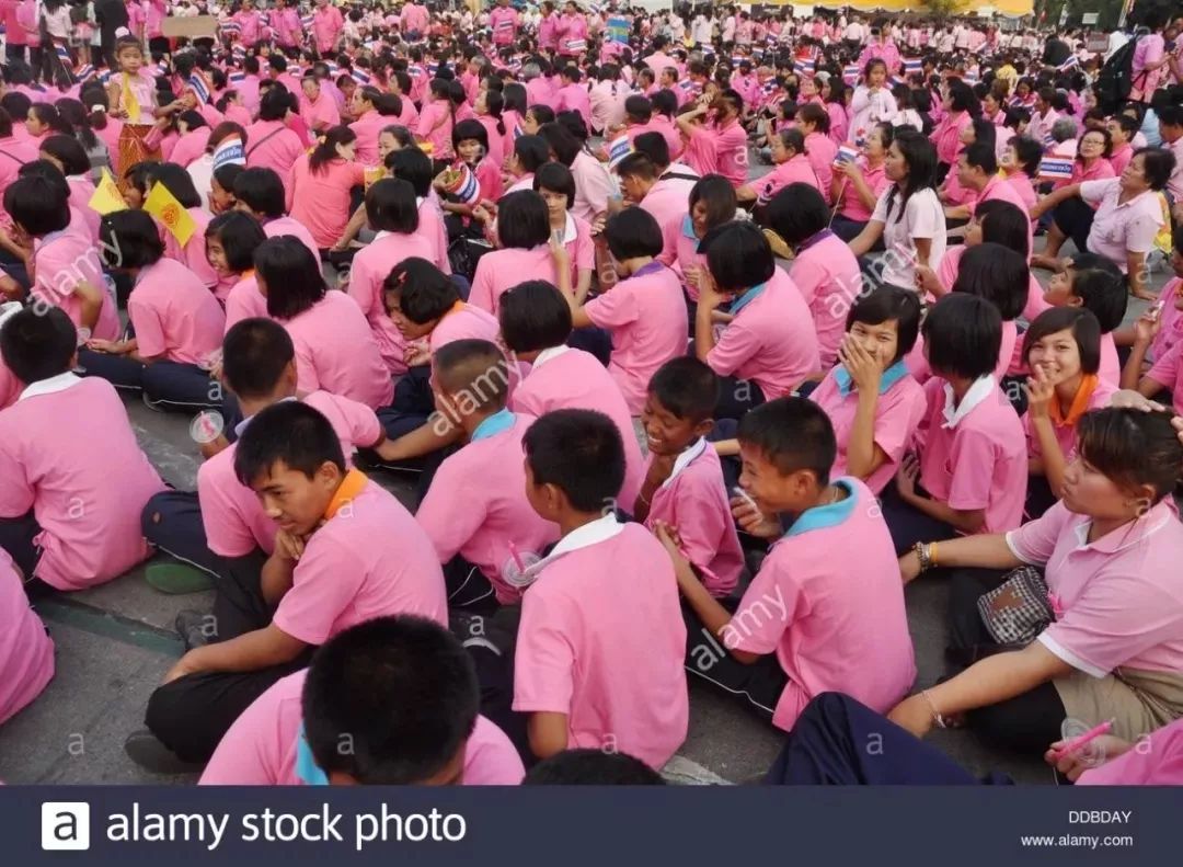 现在在泰国旅游穿什么衣服,泰国穿什么颜色衣服好看