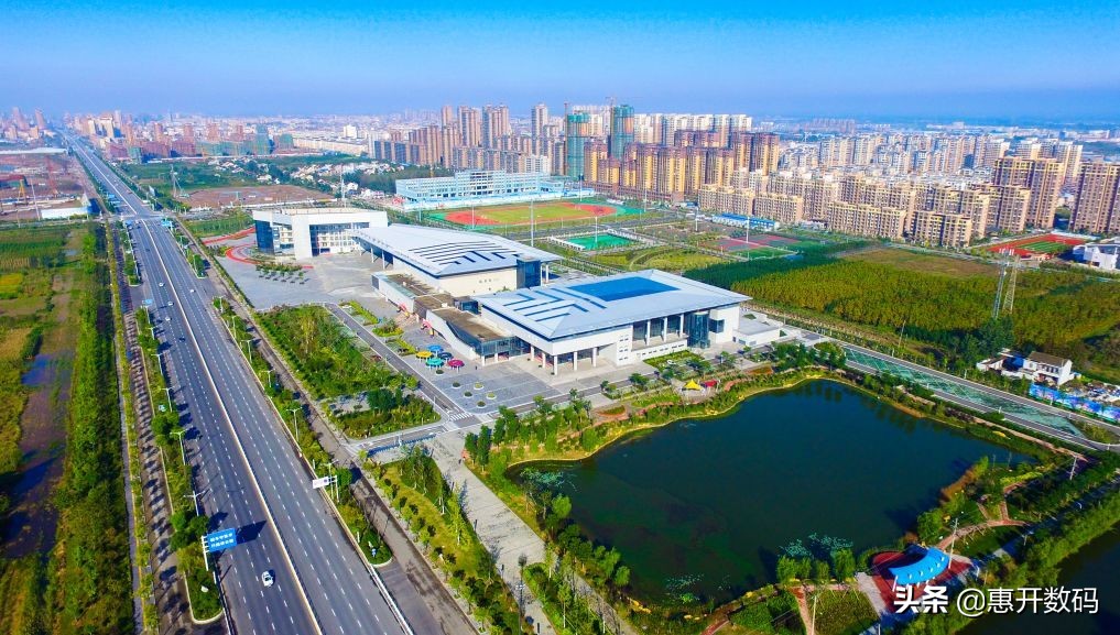 一个真实的故事一首歌音频,一个城市一座小镇的故事