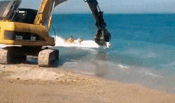 创纪录10个月卖掉近20万台挖掘机,为什么男孩子都想拥有一台挖掘机