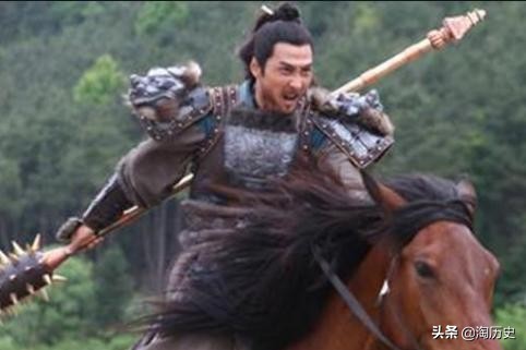 唐朝著名诗人管理将士，士兵不把他放在眼里，此举一出皇帝称赞