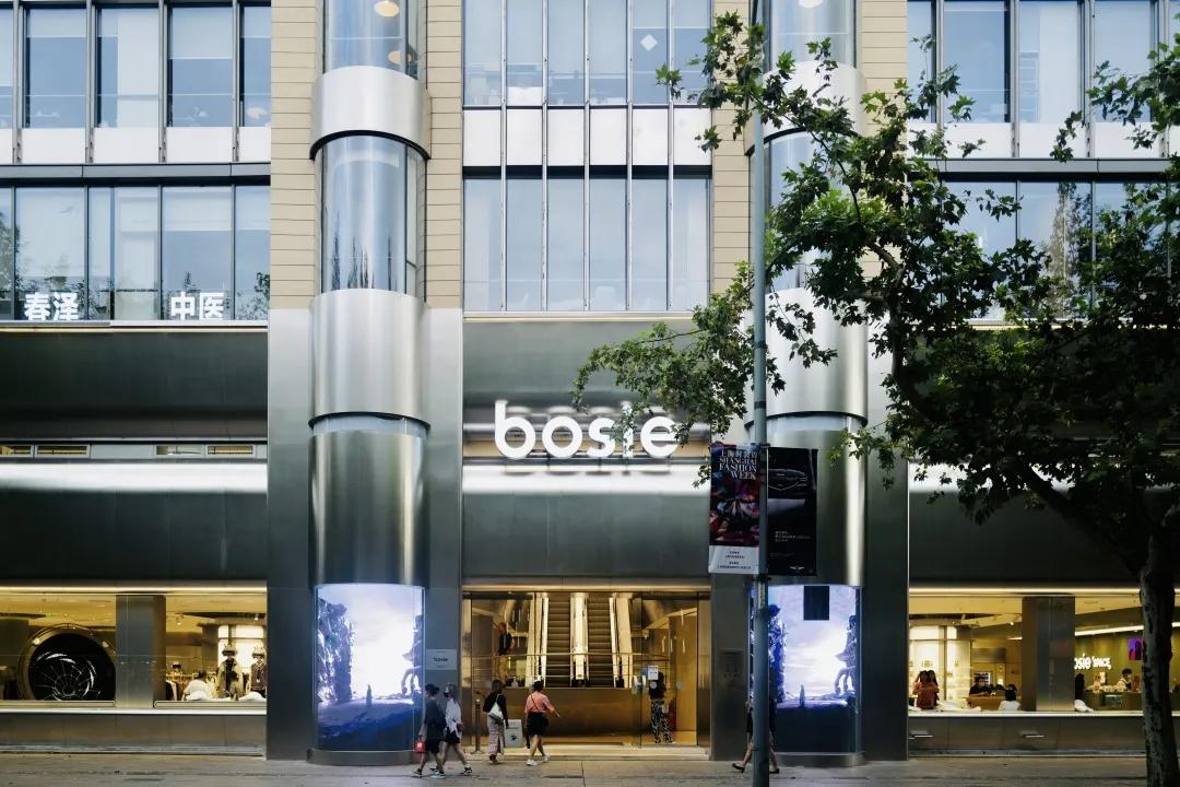 别争了,这条马路才是魔都内卷之王