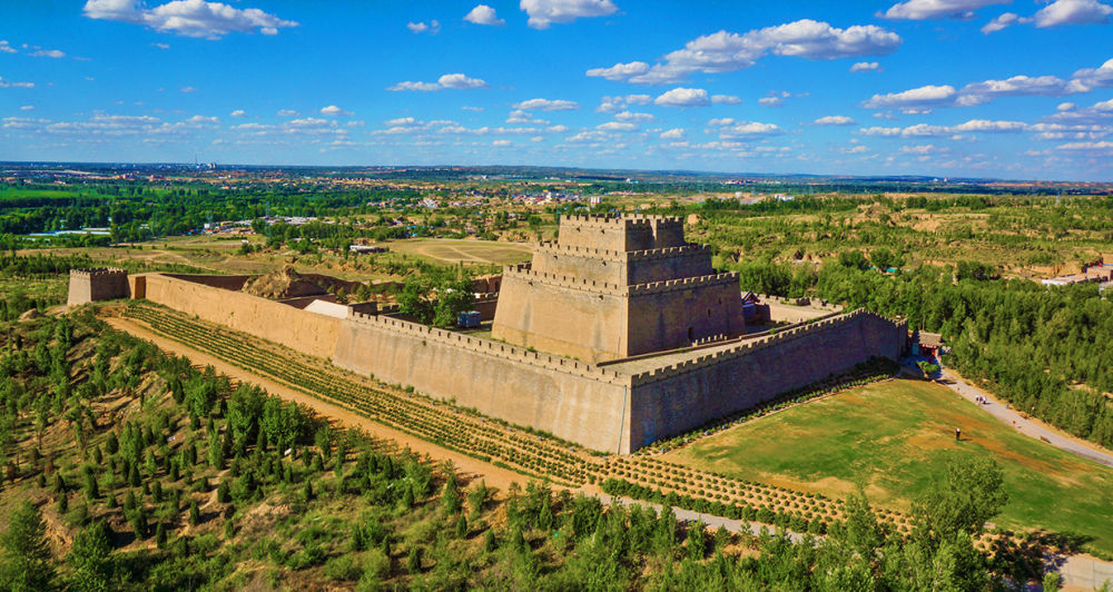 塞上长城绝高漠金戈犹响无定河