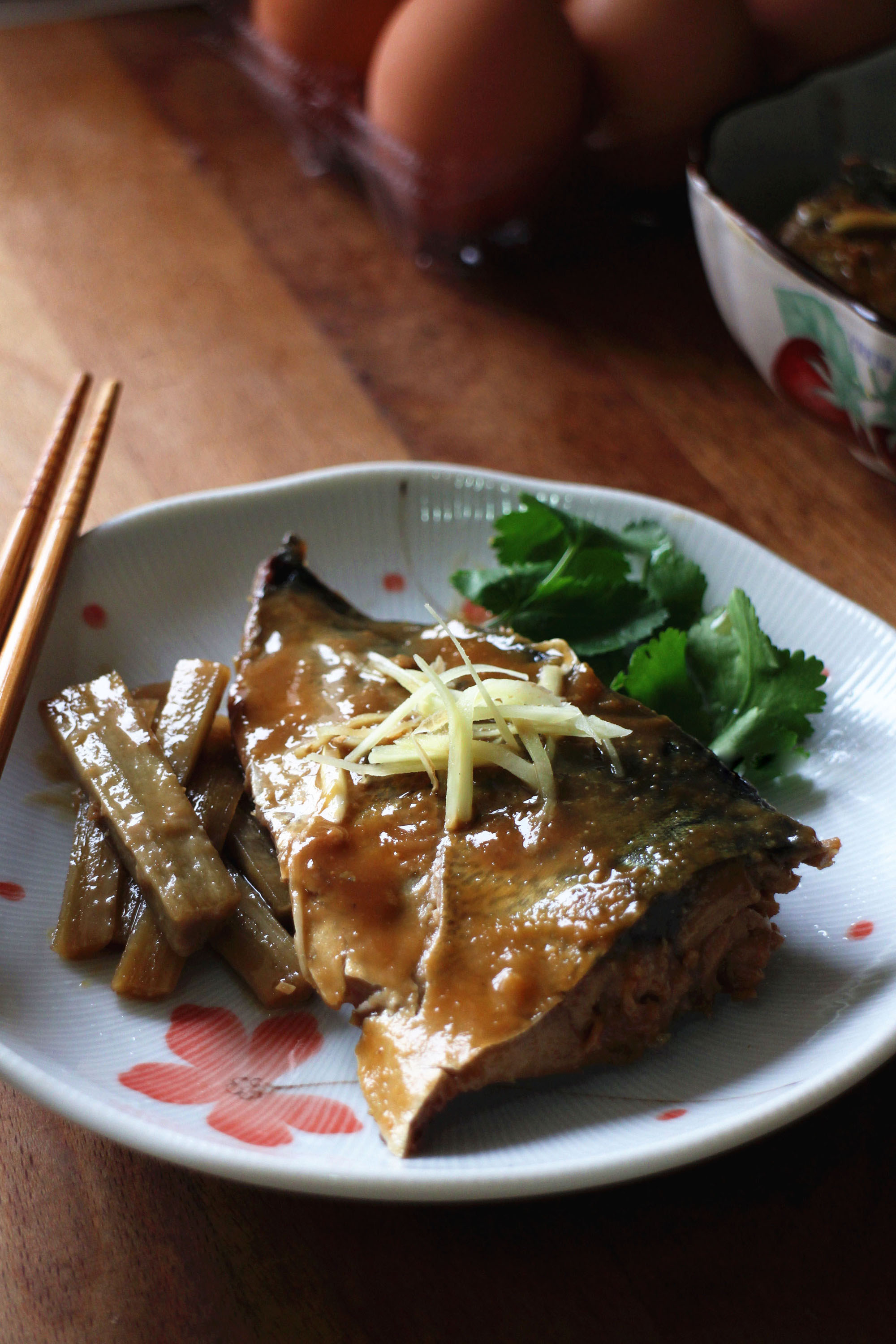 炖鱼时只需掌握这一技巧,热水炖鱼鱼汤不白