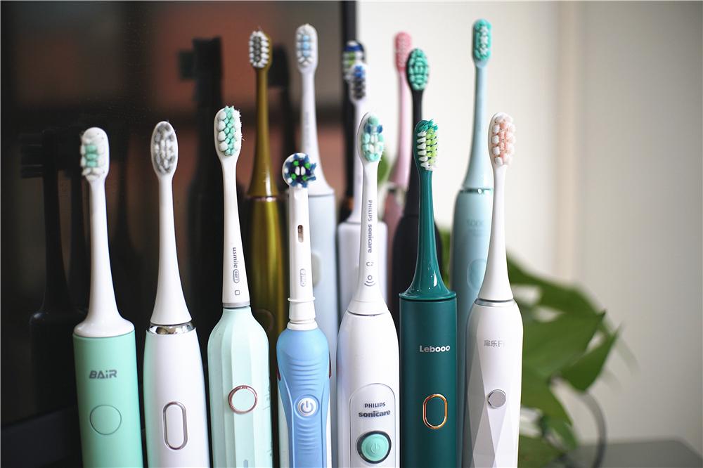 电动牙刷比手动的刷牙效果好吗,儿童电动牙刷好还是手动牙刷好
