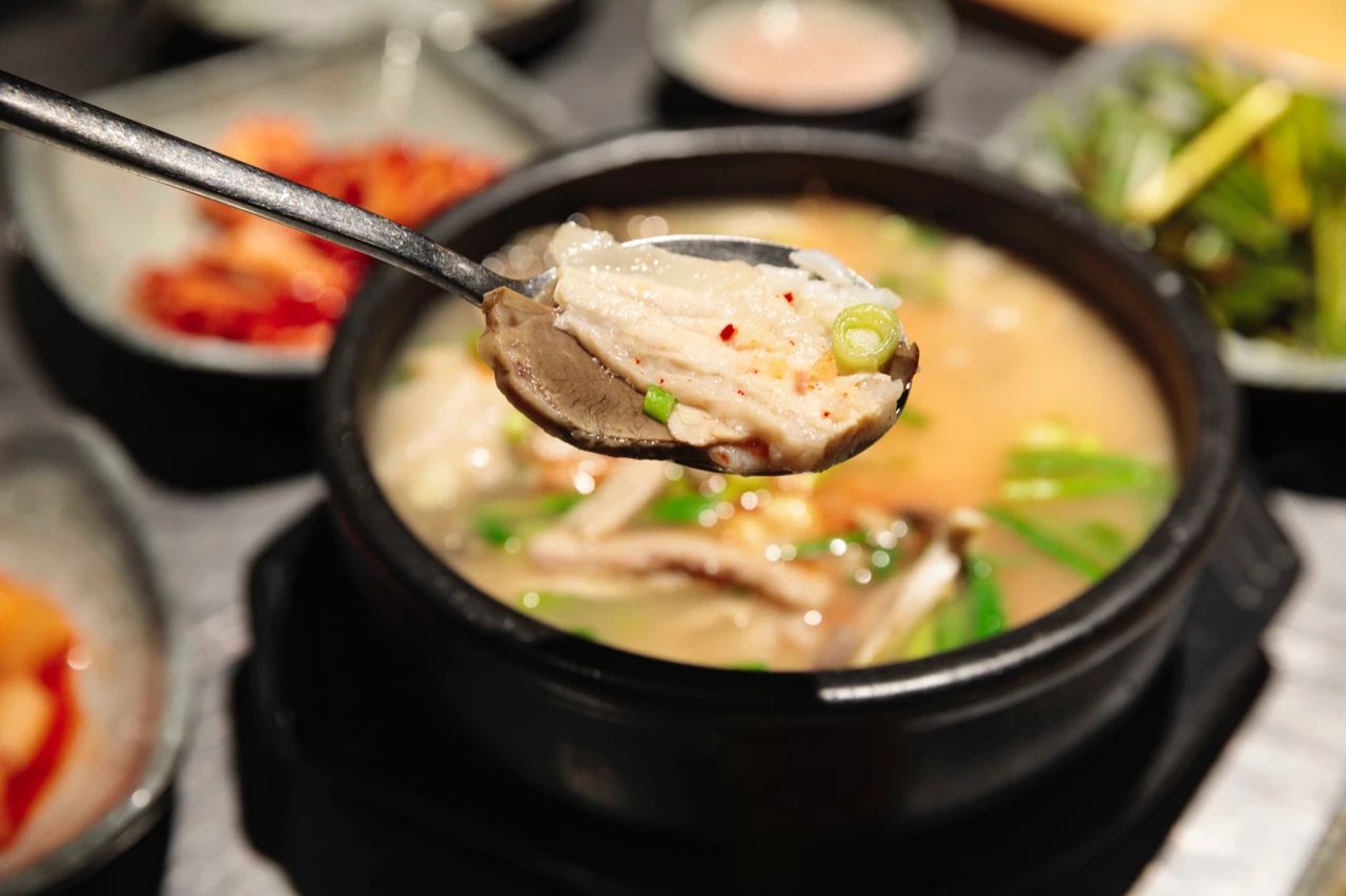 不出国就能吃到正宗韩料,不出国就能吃到正宗的韩国料理