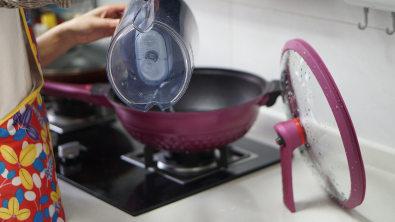 英国帝伯朗钛钻不粘锅,做一桌好菜,只需要这一口锅