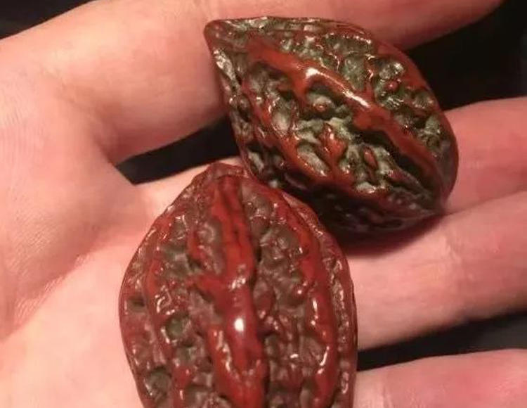 清理老核桃缝隙污垢,怎么清理老核桃缝隙青皮的污垢