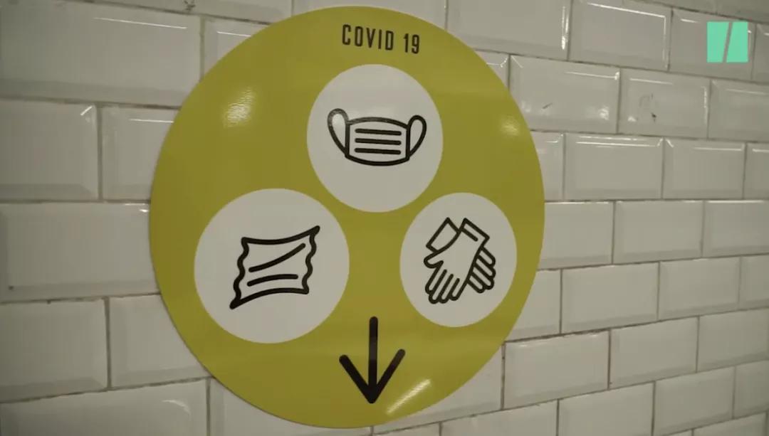 在贴满了一百万张贴纸之后，我快不认识巴黎地铁了…