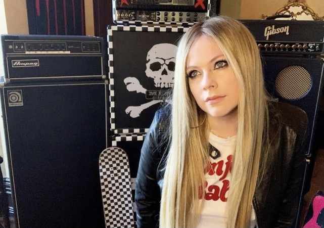 艾薇儿中国歌后,美国歌后艾薇儿现状