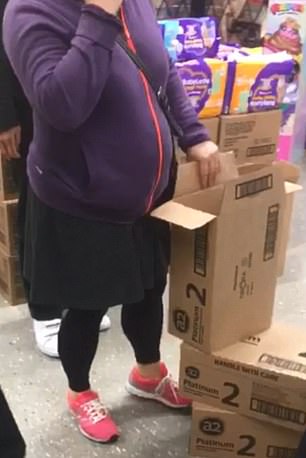 澳洲代购抢奶粉事件,中国大妈在澳洲超市偷奶粉