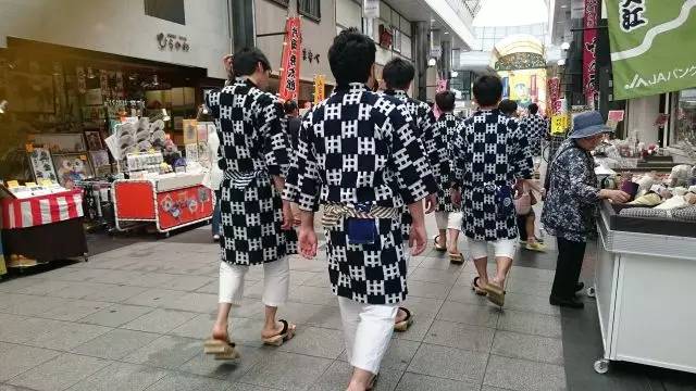 「知日」揭秘日本福冈的古老祭典但它的俗称竟然是“光腚节”