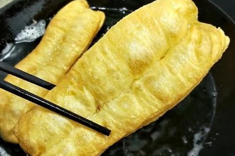 不用揉面不用擀面做小油条的方法,油条揉面小技巧