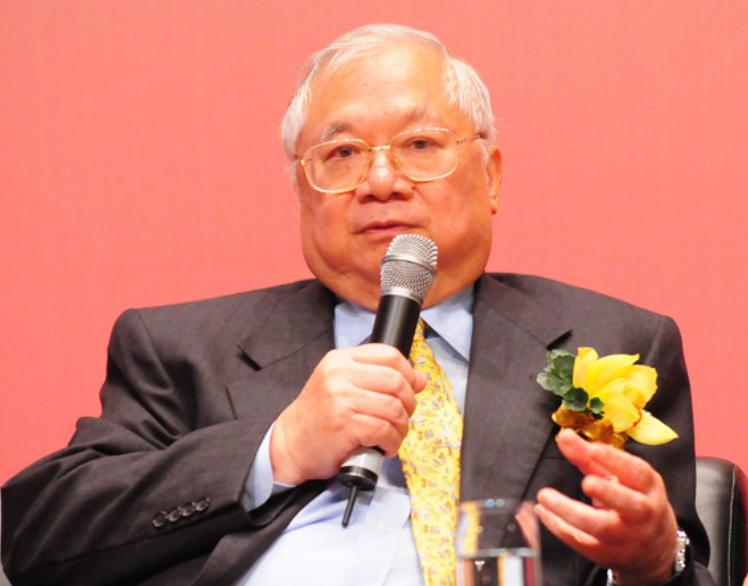 千亿港珠澳大桥已通车,李嘉诚曾强烈反对建桥,会因此损失惨重?