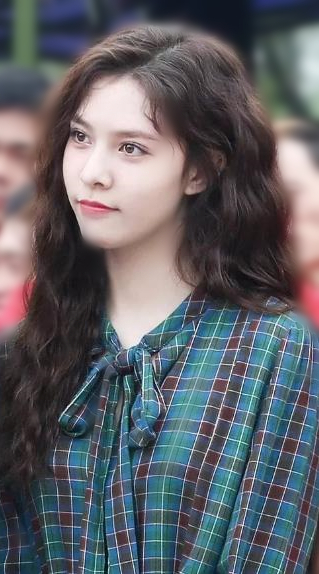 同样是烫羊毛卷，为何你烫就很显老？原因基本离不开这2点