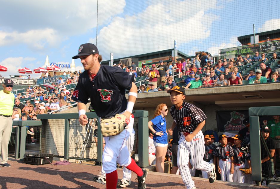 从顽劣混混到棒球少年，这些来自穷人家的孩子是怎么改变命运的？