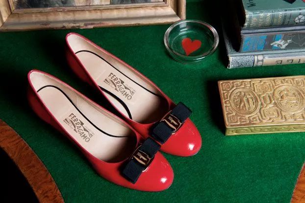 林允菲拉格慕全球品牌代言人,林允代言的香水