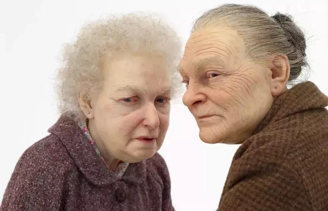 令人难以置信的活雕塑,逼真人脸雕塑视频