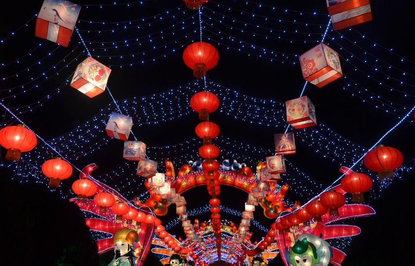 元宵节10个红包灯笼制作方法,用红包做元宵节灯笼