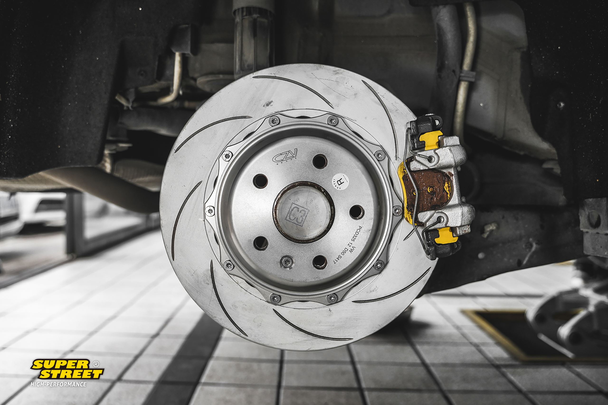 大众迈腾改后轮通风盘刹车系统,大众迈腾改轮毂刹车