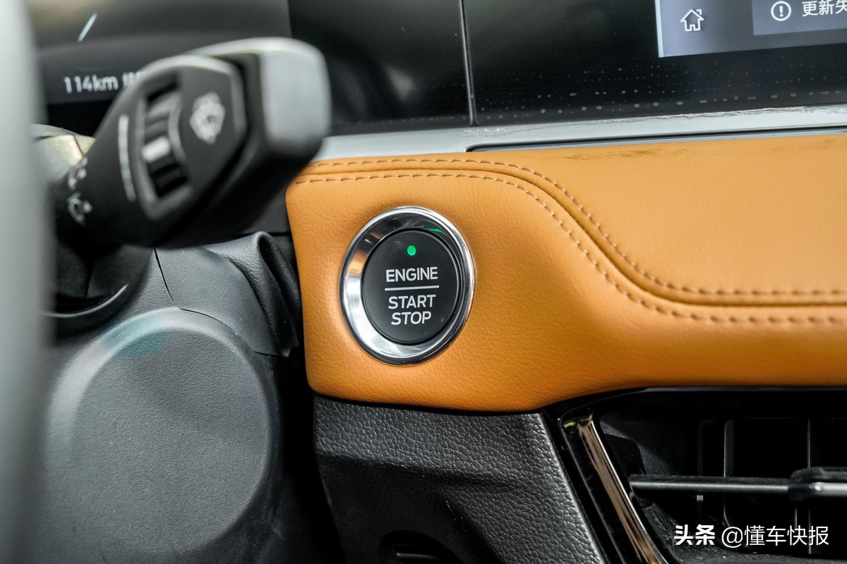 15款朗逸1.6二手车对比2017款福睿斯,福特福睿斯和大众朗逸谁的价格高