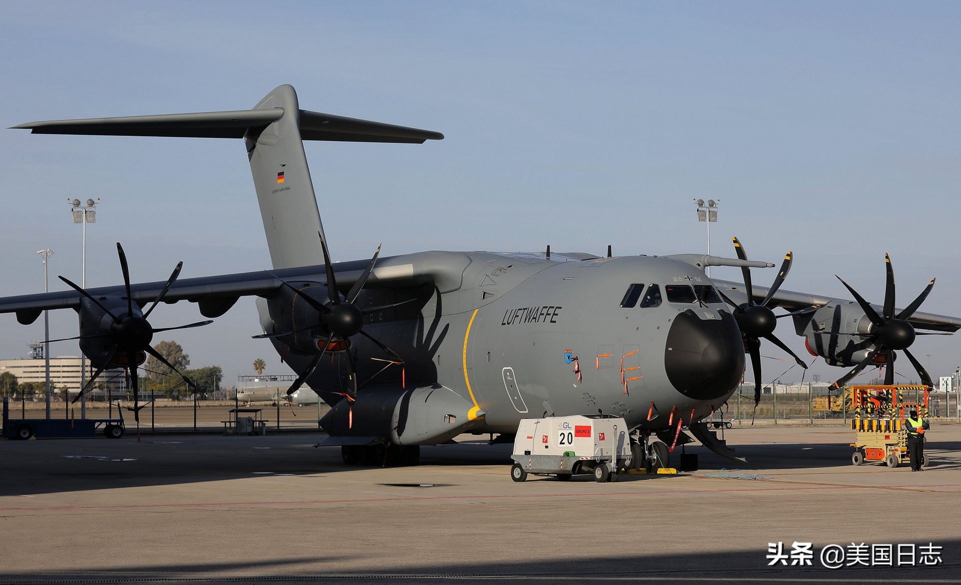 西班牙空军运送防疫物资,a400m运输机何时能服役