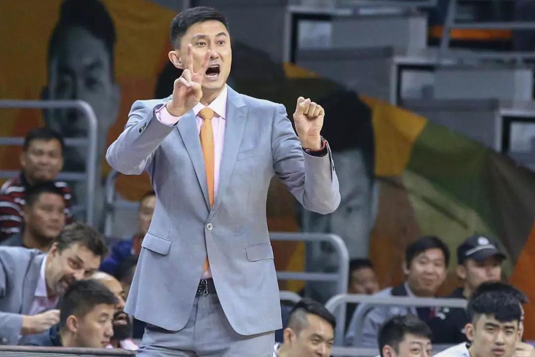 这下麻烦了！广东一内线遭遇骨折！*疆新**要翻盘了？