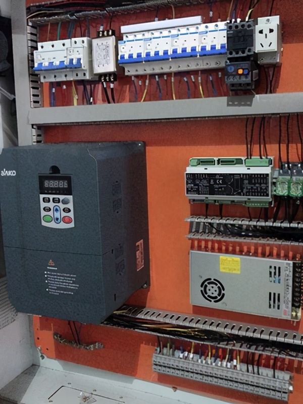 数控提升送料机,数控车床提高生产效率