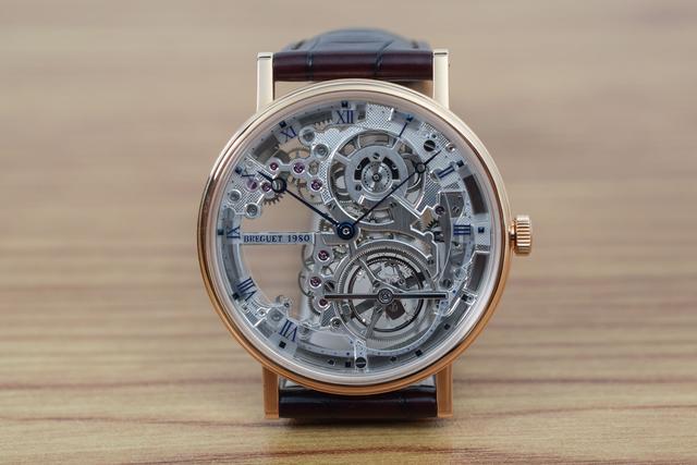 日本人买瑞士手表,老外为何不买瑞士表