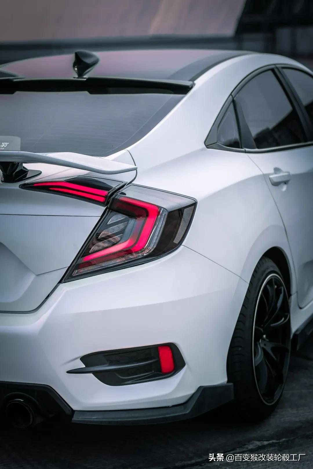 思域最新颜色改色,思域亮黑改色