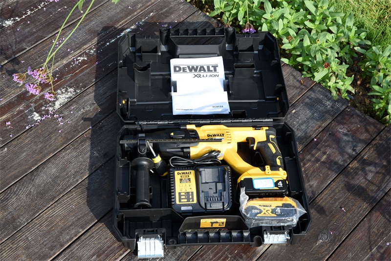 释放自我，轻巧随行-得伟DCH133无刷充电电锤入手使用体验