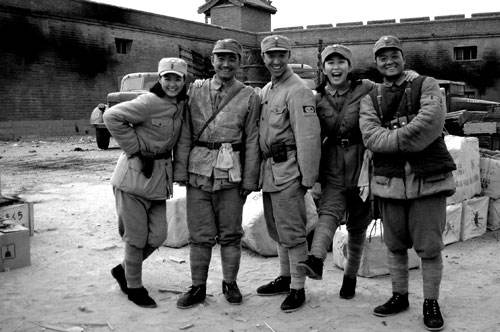 支队长为中将,支队政委为少将,手下一个营教导员成为上将