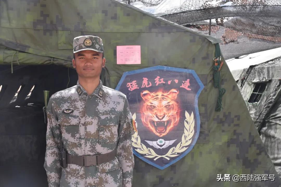 小伙儿中大奖,佤族小伙子