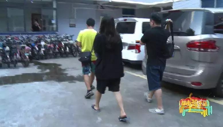 女子吸毒被警察发现,女子吸毒回派出所尿检