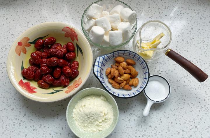 近期爆火的网红零食奶枣,网红零食奶枣独立包装