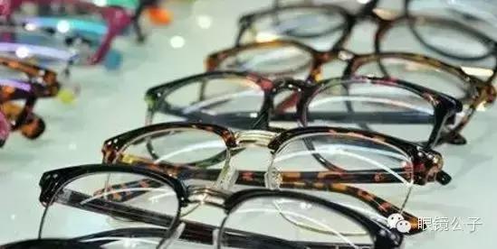 近视眼镜是暴利行业吗,眼镜是不是暴利产地