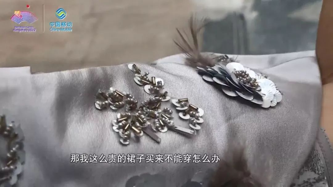 1万多买的连衣裙,1万元的裙子