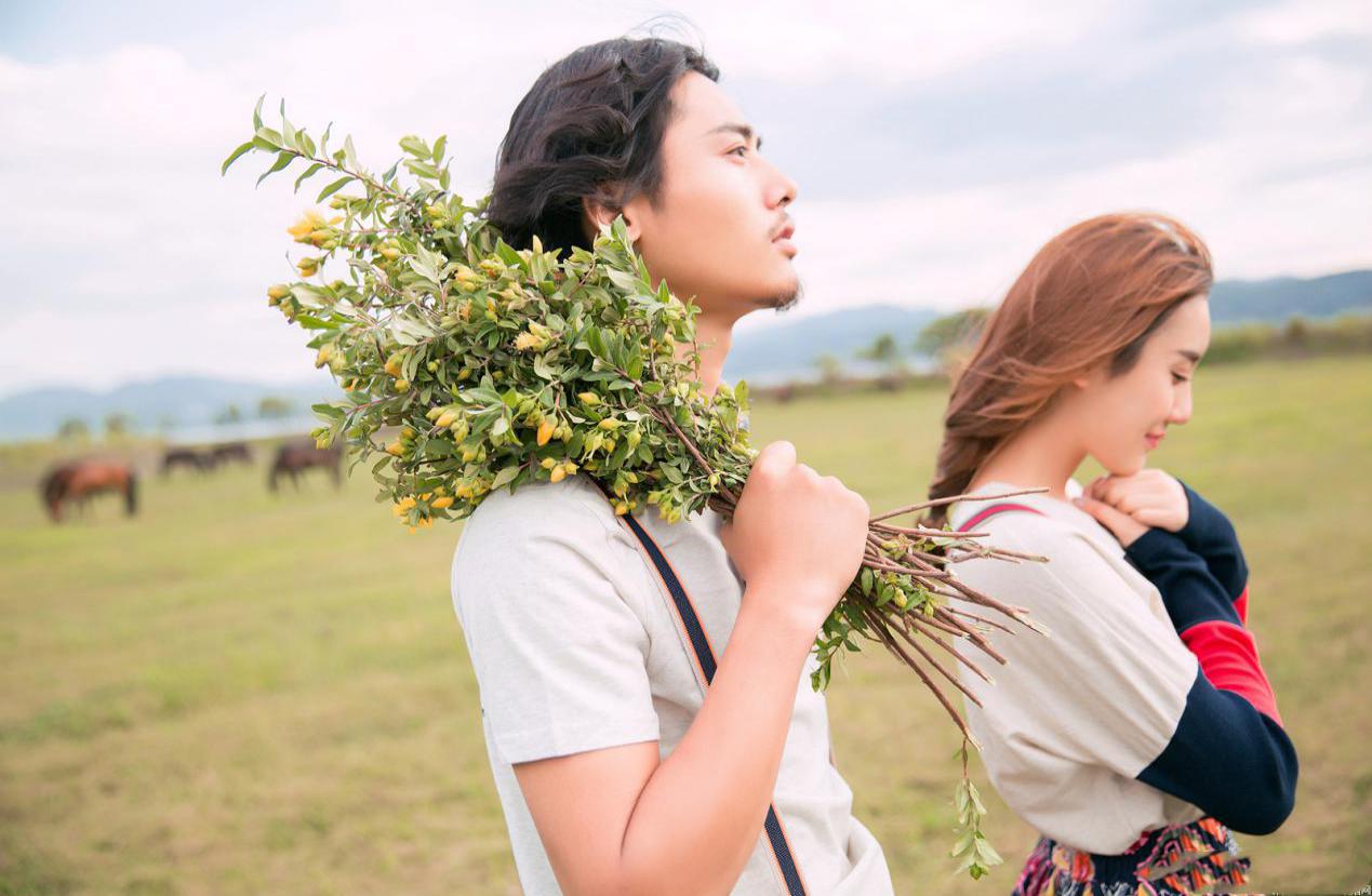 当你的男朋友生气了该怎么哄,如果你男朋友生气了怎么撩他