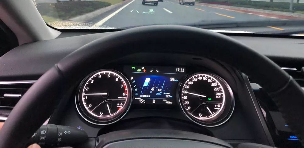 21款2.0豪华版凯美瑞真实车主感受,凯美瑞2.0试驾第一视角