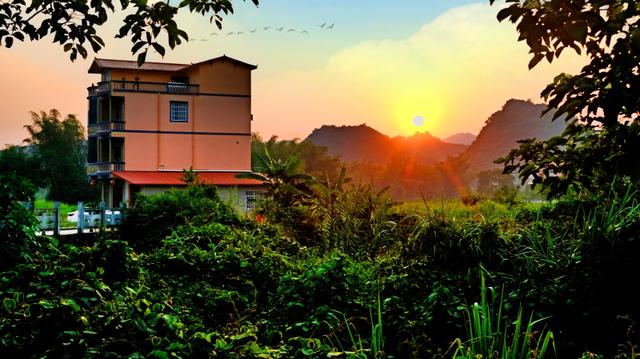 古寨、夕阳、界碑、待嫁的壮族姑娘，广西，原来这么美