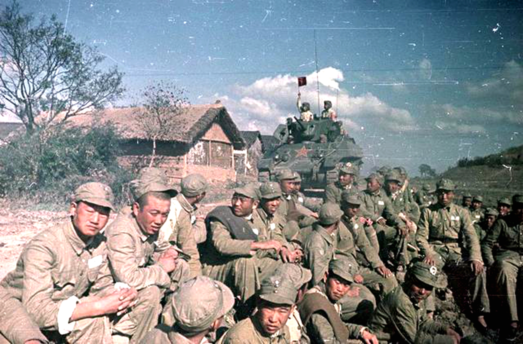 之前的中国军队是怎么对待俘虏的,曾经的抗日国军后来怎么对待