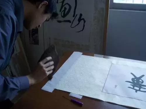 书画装裱的全过程,字画手工装裱如何处理