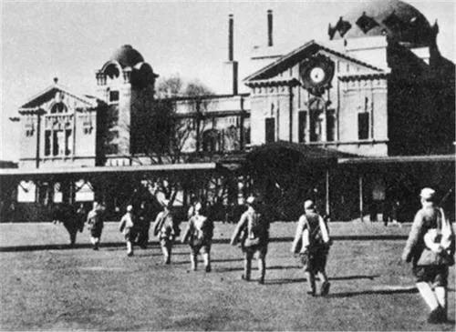 蒋介石最后逃离大陆时，座机差一点被打下，*剑英叶**为什么不开炮？