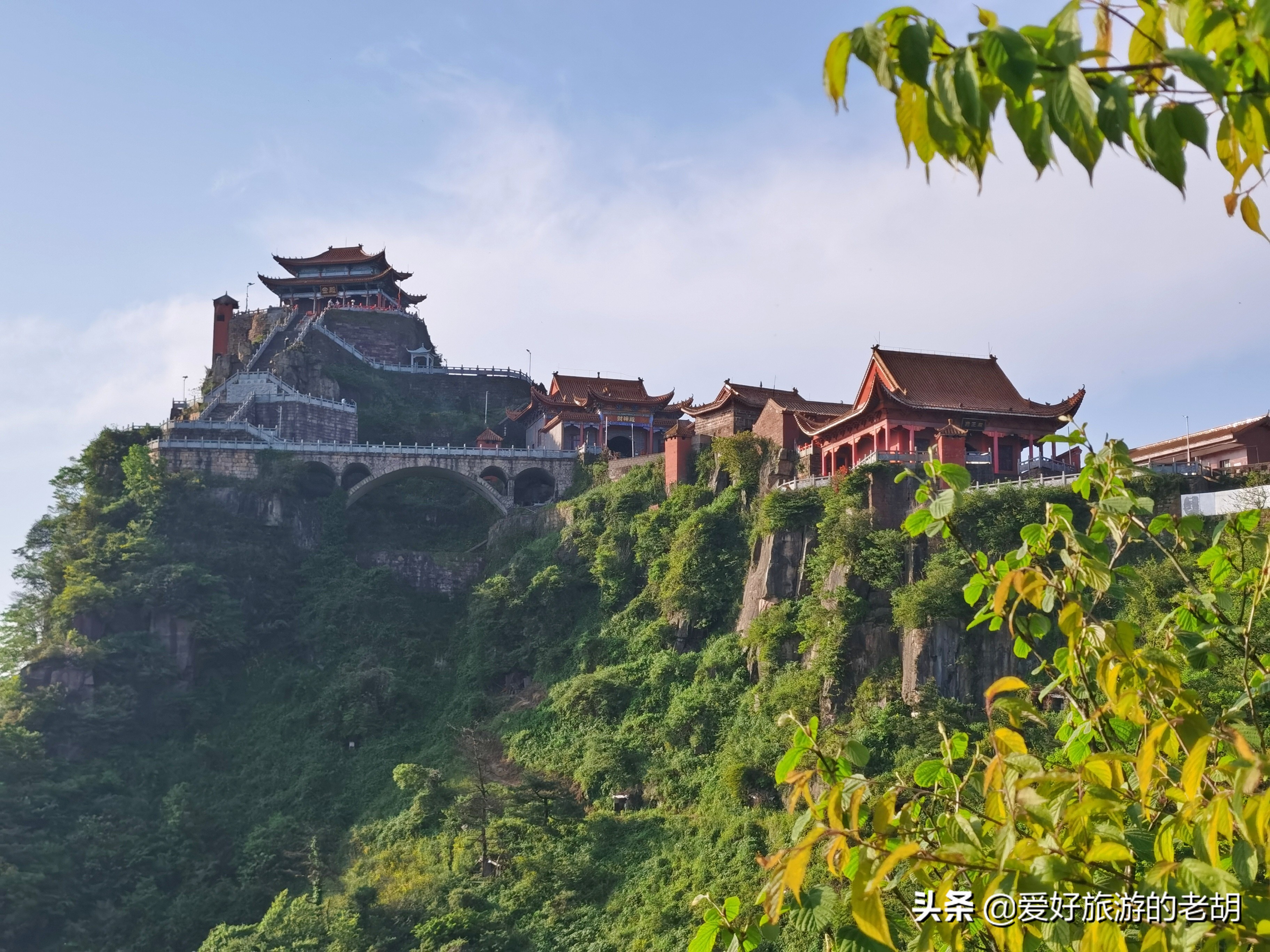 张家界天门山寺庙风景区,张家界五雷仙山好玩吗