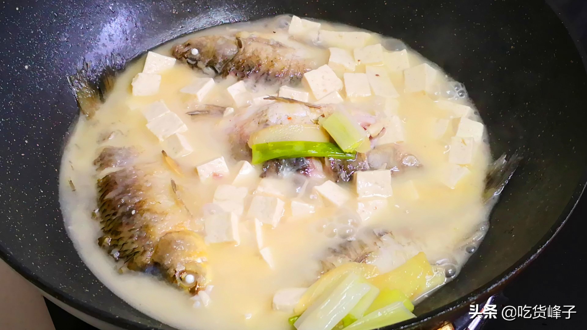 鱼汤怎么熬不出奶白,为什么熬出来的鱼汤特别腥